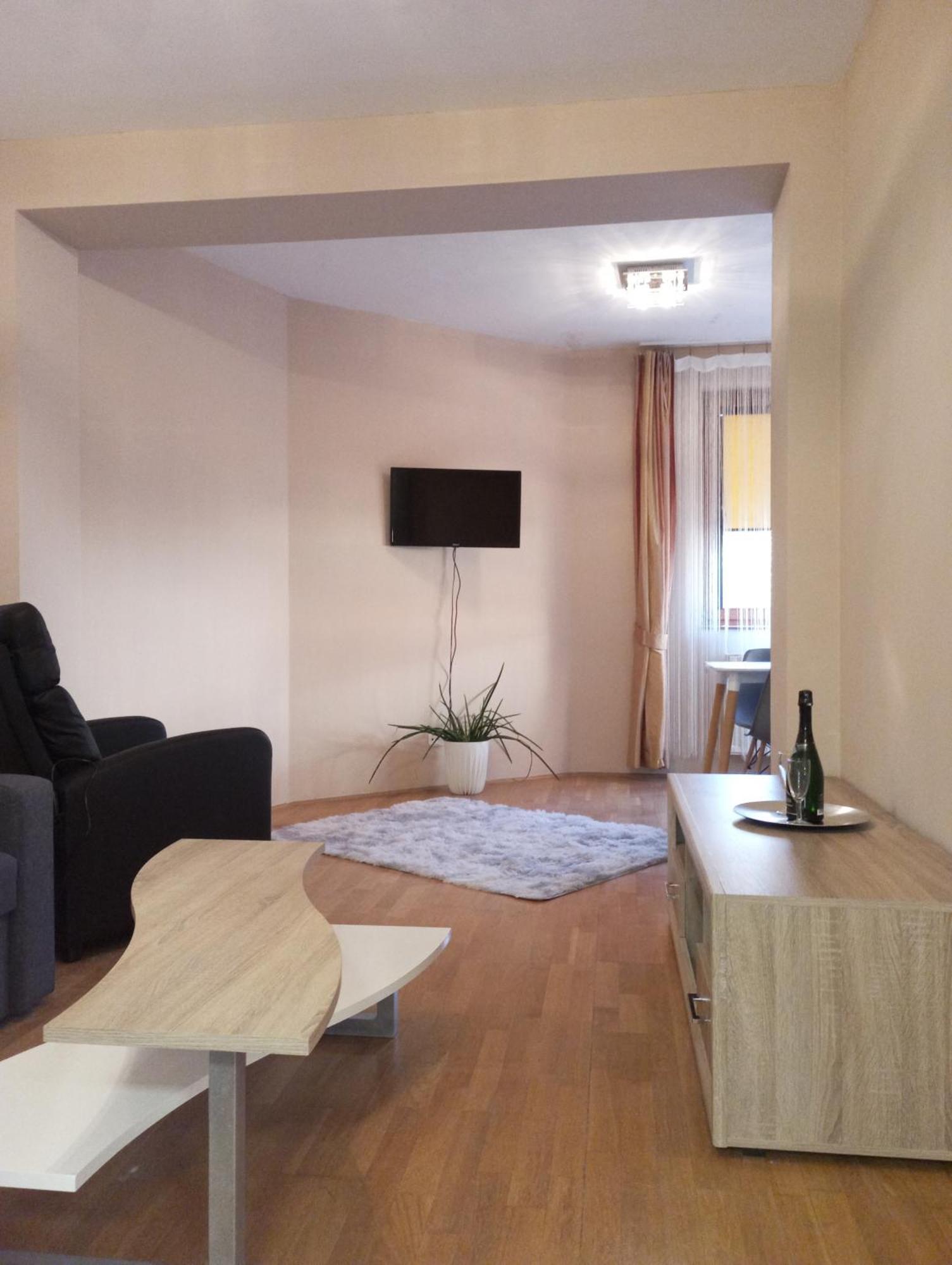 Zen Apartman Budakalasz Ngoại thất bức ảnh